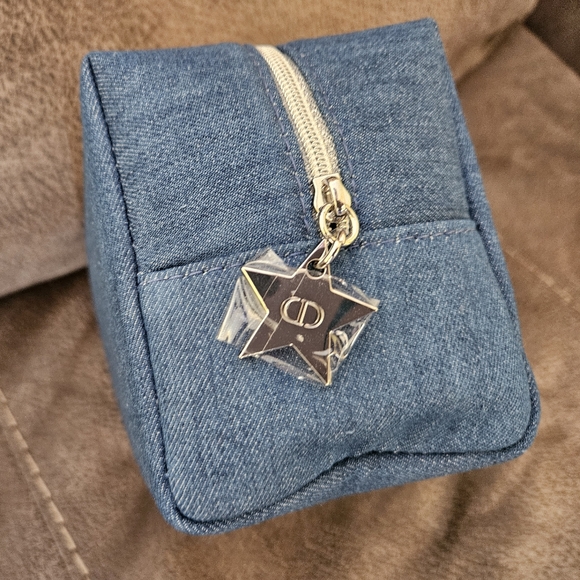 New in box never used.. Dior beautybag. Jeans color with silver hardware. - Picture 3 of 8